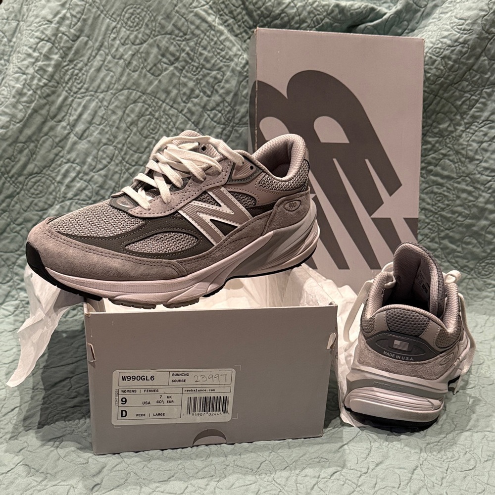 New Balance 7W Gray and White Athletic Shoes